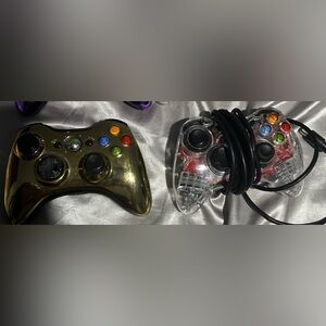 2 Xbox 360 controllers